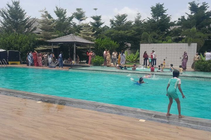 Pool 22 of 40