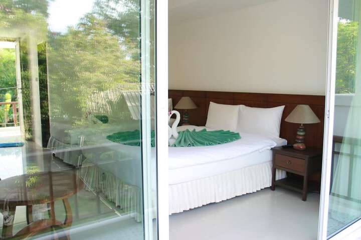 Room 11 of 48