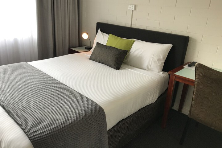 Room 8 of 65