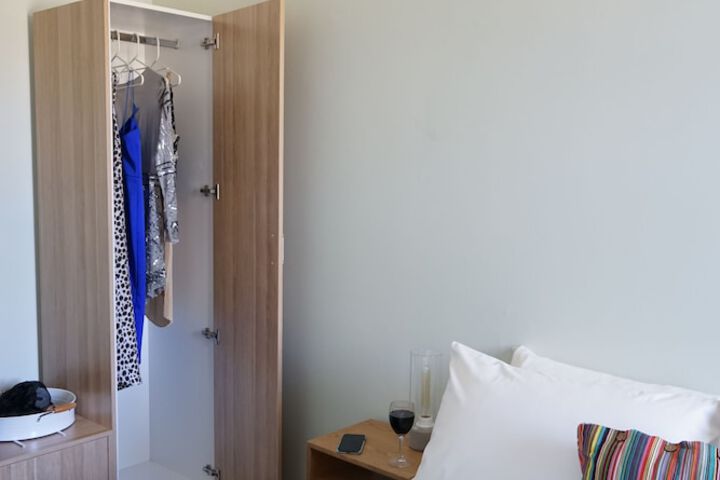 Room 27 of 43