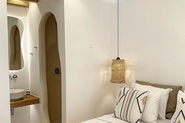 Room 52 of 122