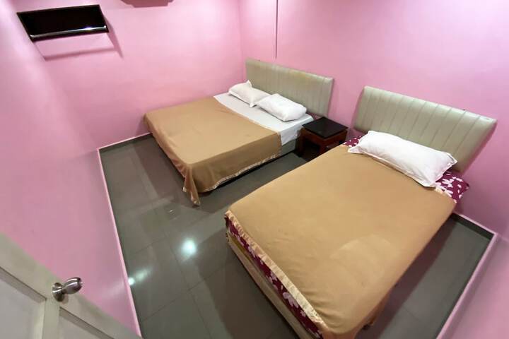 Room 14 of 31