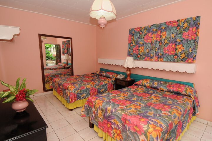 Room 6 of 35