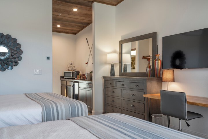 Room 5 of 49
