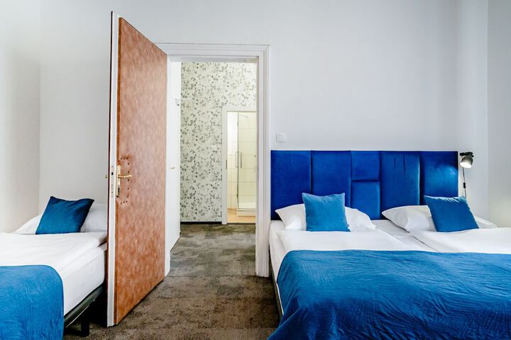 Room 26 of 75