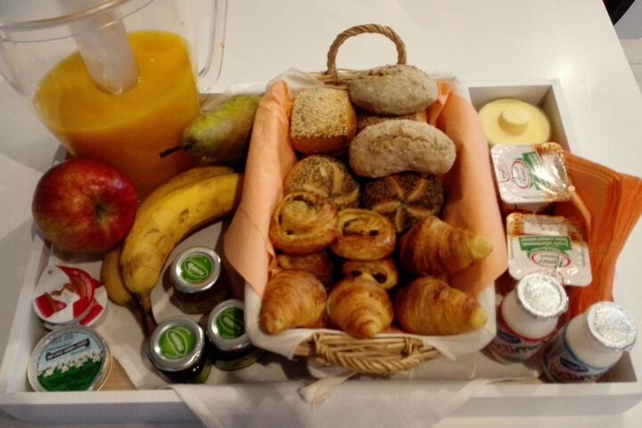 Breakfast/Coffee Service 32 of 36