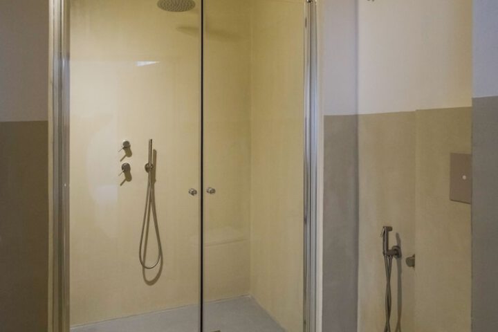 Room 8 of 48