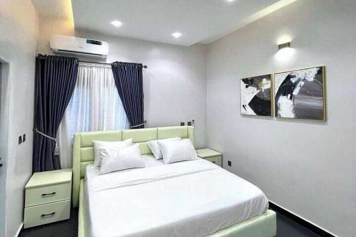 Room 3 of 44