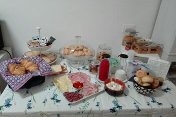 Breakfast/Coffee Service 5 of 24