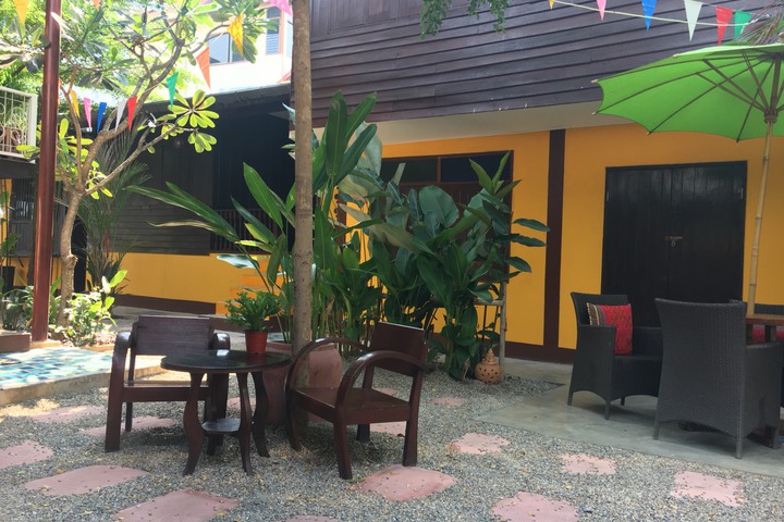 Hotel Exterior 2 of 6