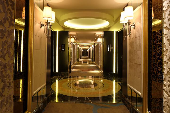 Ballroom/Hall 24 of 31