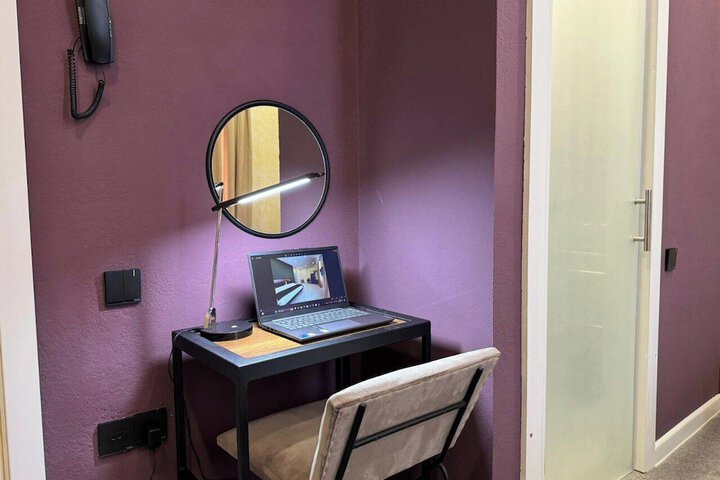Room 14 of 32