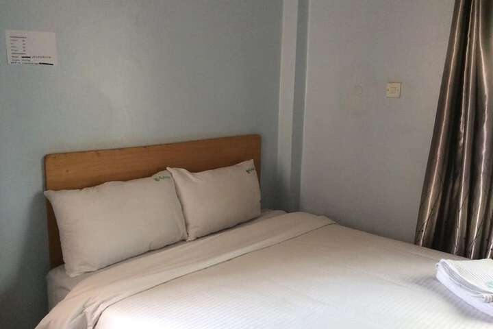 Room 6 of 45