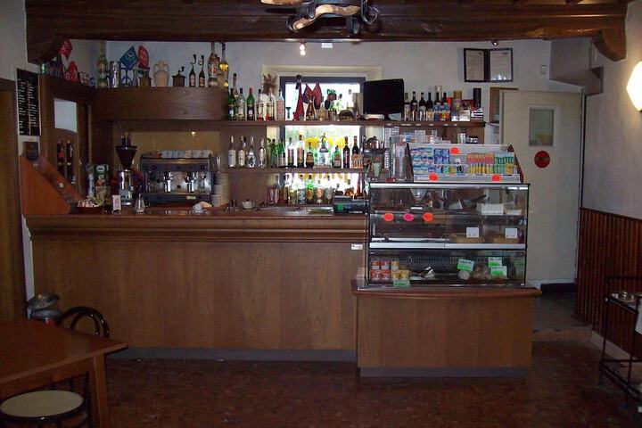 Lounge 17 of 32