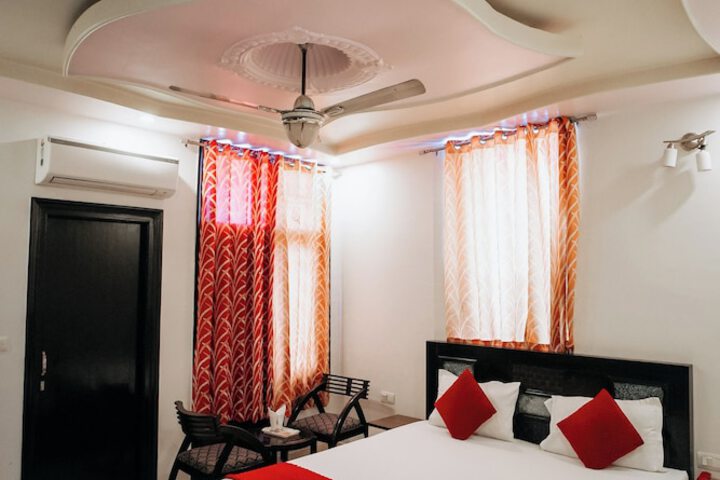 Room 5 of 43
