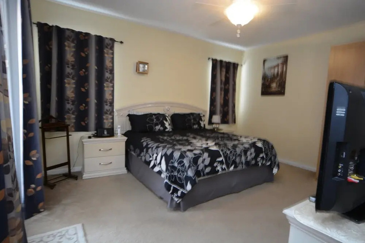 Room 4 of 23