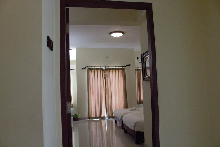 Room 32 of 60