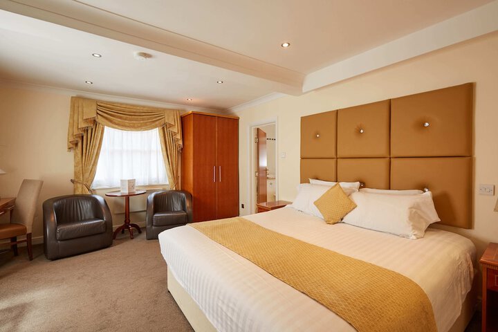 Room 36 of 142
