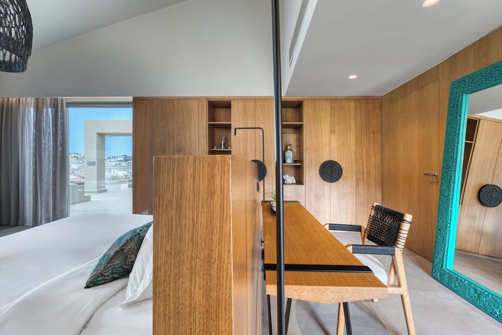 Room 25 of 100