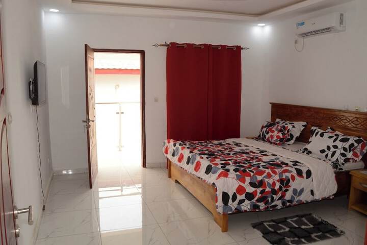 Room 2 of 8