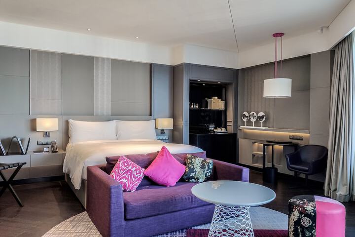 Room 33 of 126