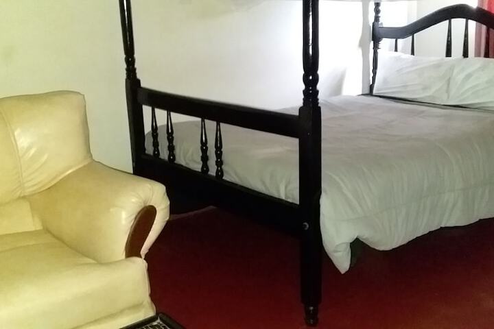 Room 15 of 33