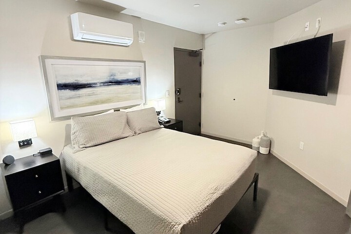 Room 11 of 50