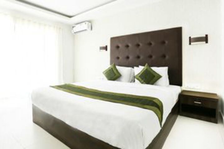 Room 14 of 34