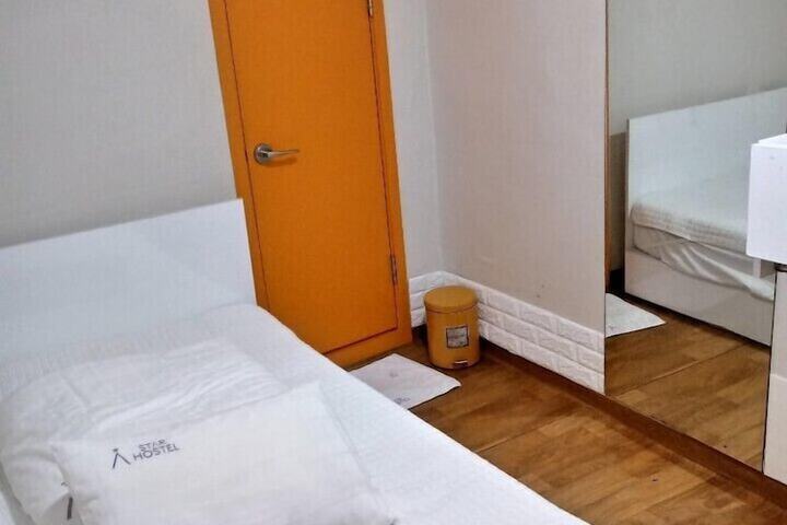 Room 15 of 46