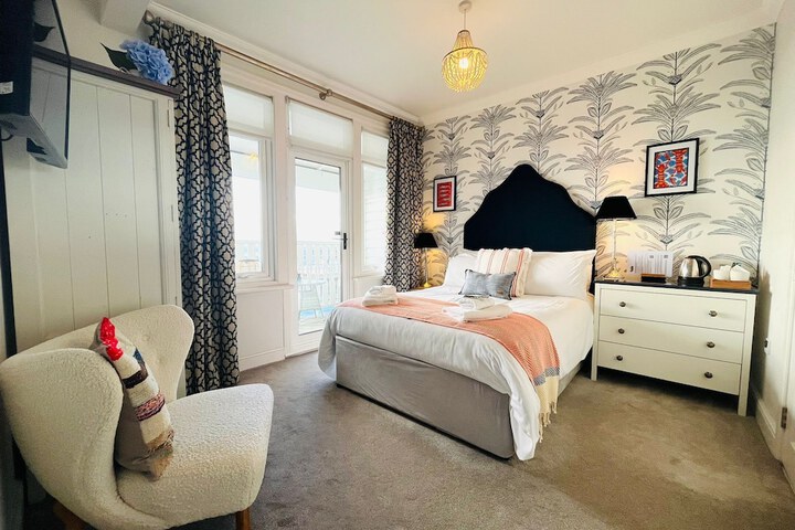 Room 14 of 48