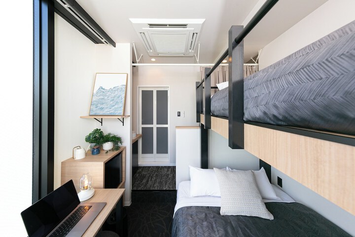 Room 7 of 144
