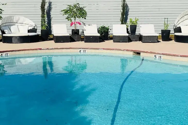 Pool 9 of 20
