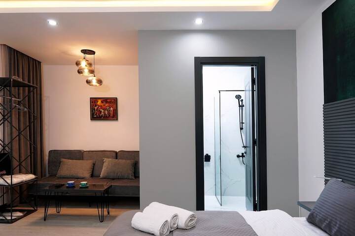 Room 2 of 19