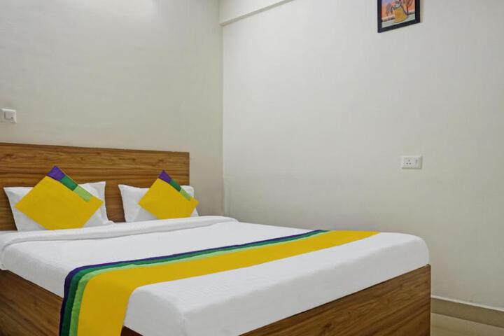 Itsy Hotels AY Plus Hotels