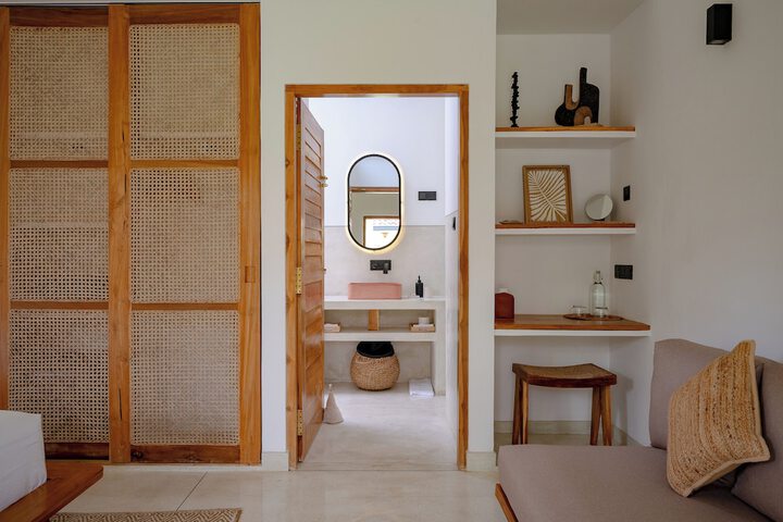 Room 2 of 25