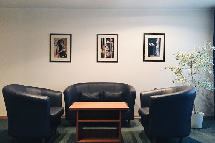 Room 11 of 24