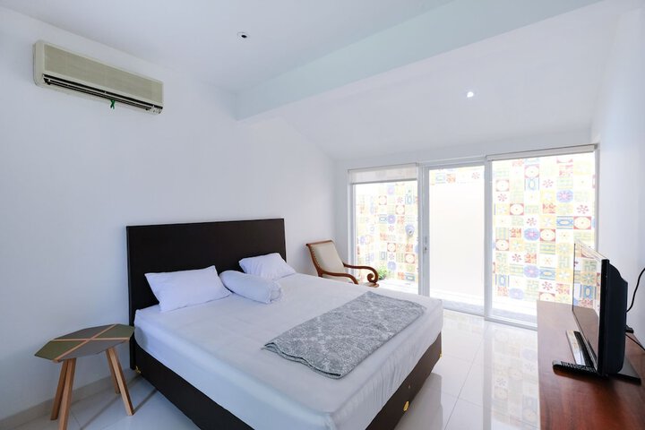 Room 4 of 11