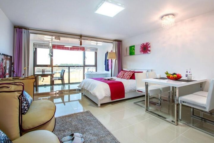 Room 52 of 116