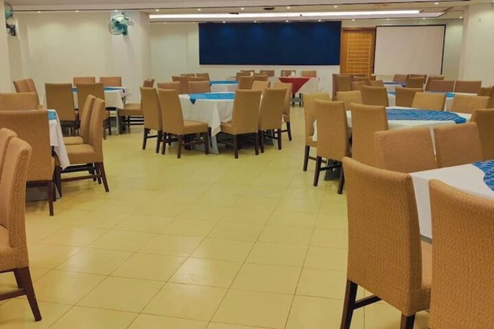 Dining 38 of 75