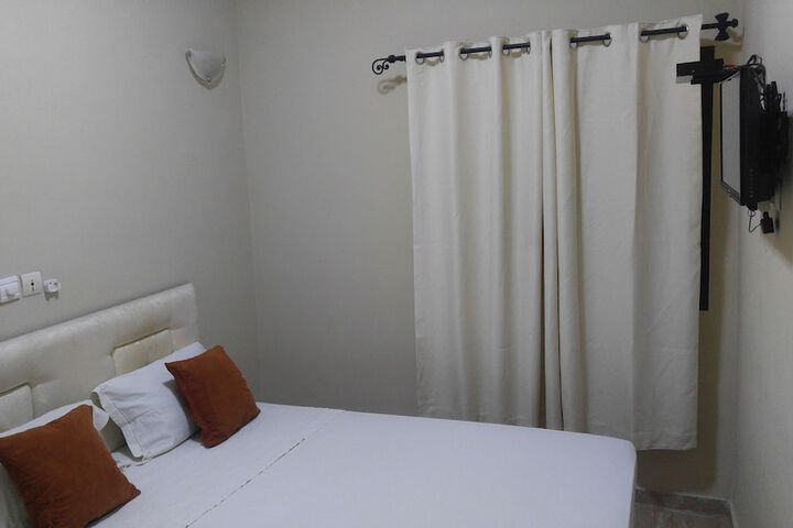 Room 13 of 137