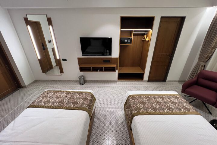Room 9 of 70