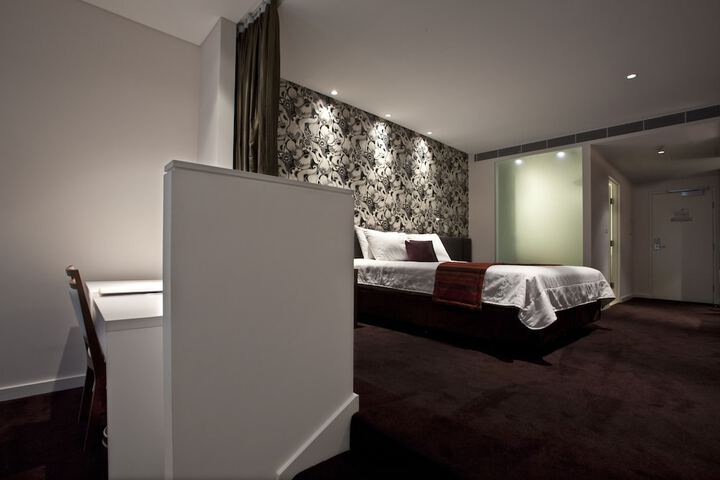 Room 5 of 69