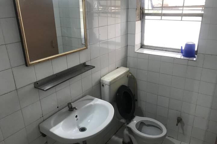 Room 27 of 45