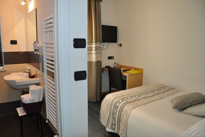 Room 28 of 55