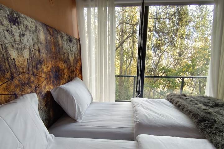 Room 2 of 12