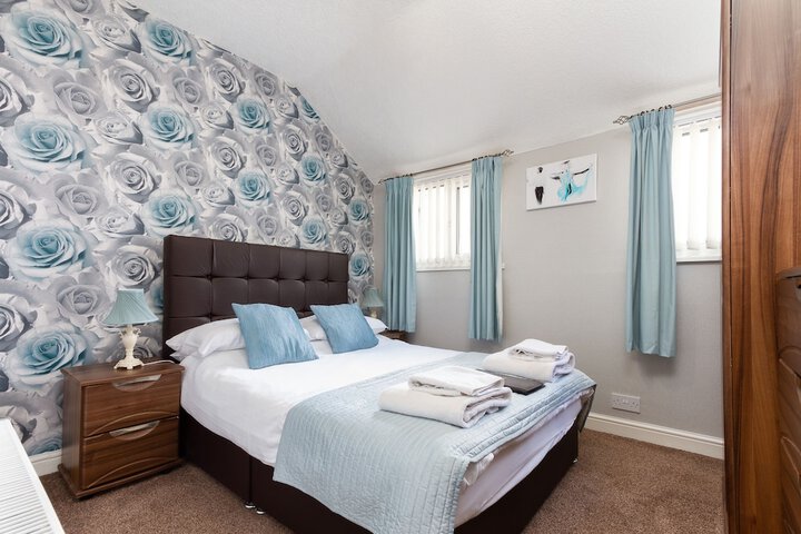Room 2 of 50