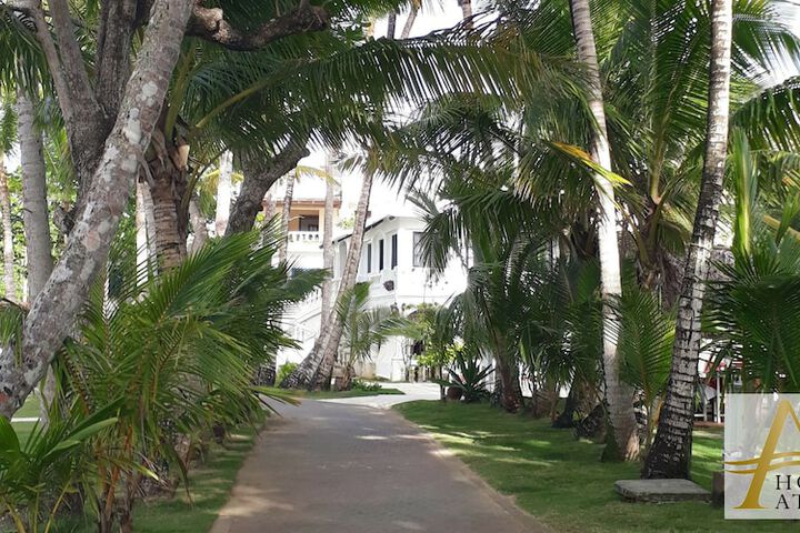 Hotel Exterior 70 of 79