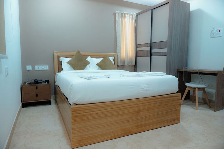 Room 4 of 20