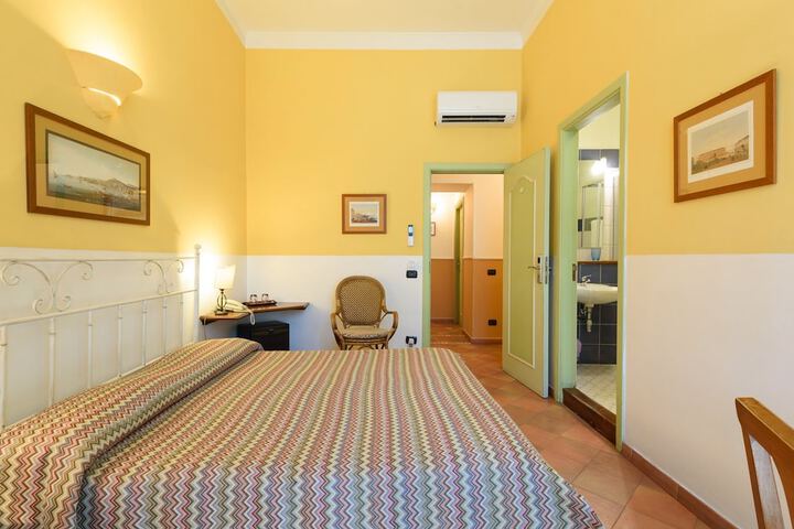 Room 28 of 52