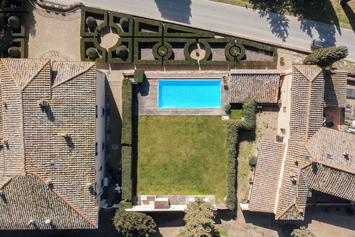 Pool 19 of 51